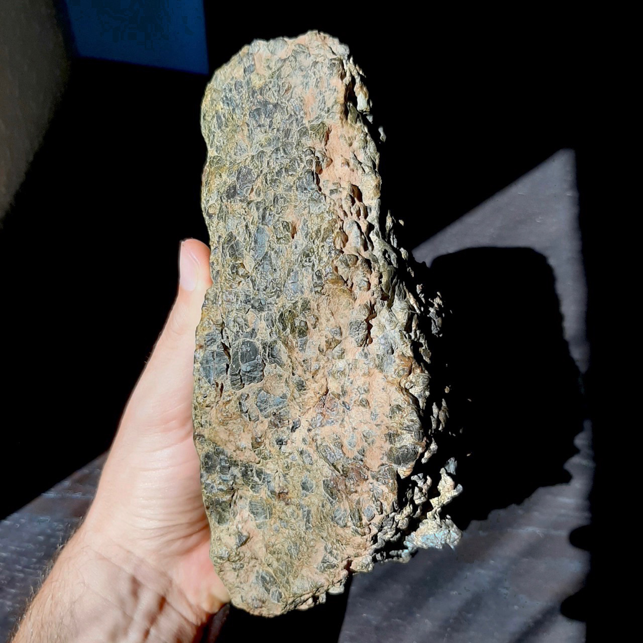 奥长古铜无球粒陨石主体