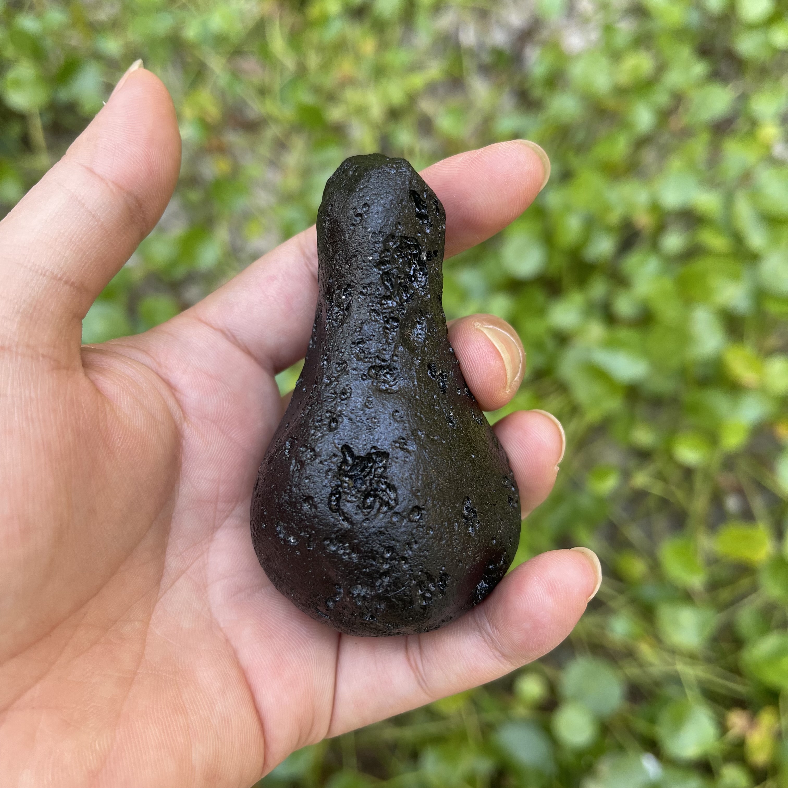 不倒翁形状玻璃陨石雷公墨